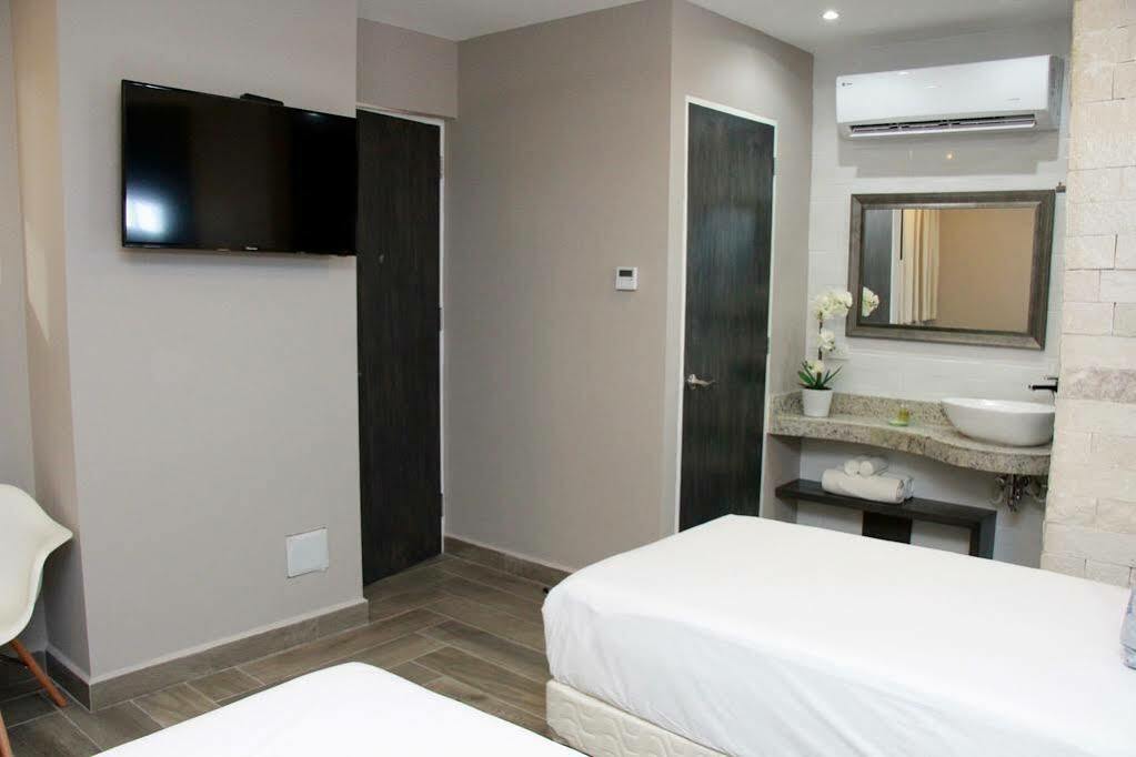 Bfh Attraction Deluxe Hotel Playa del Carmen Bagian luar foto